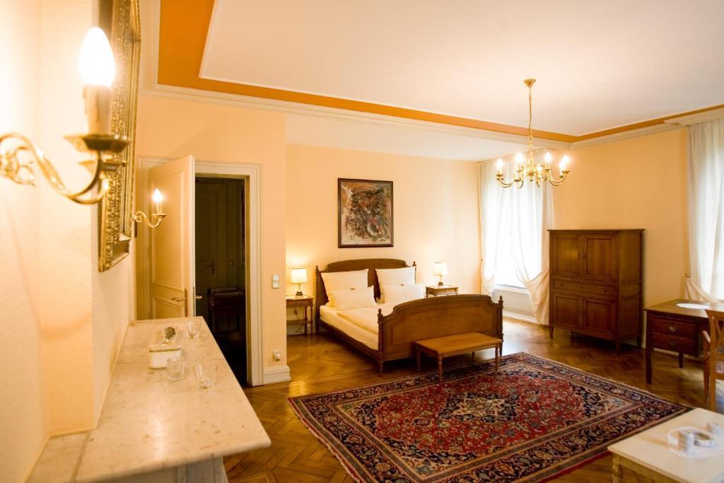 Hotel Restaurant Villa Fayence Wallerfangen Rum bild